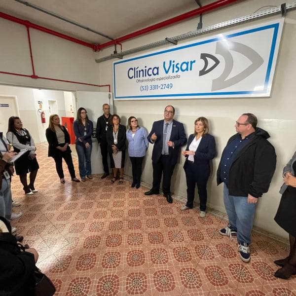 Adriana Lara articula R$ 1 milhão para ampliar oftalmologia no Hospital Universitário