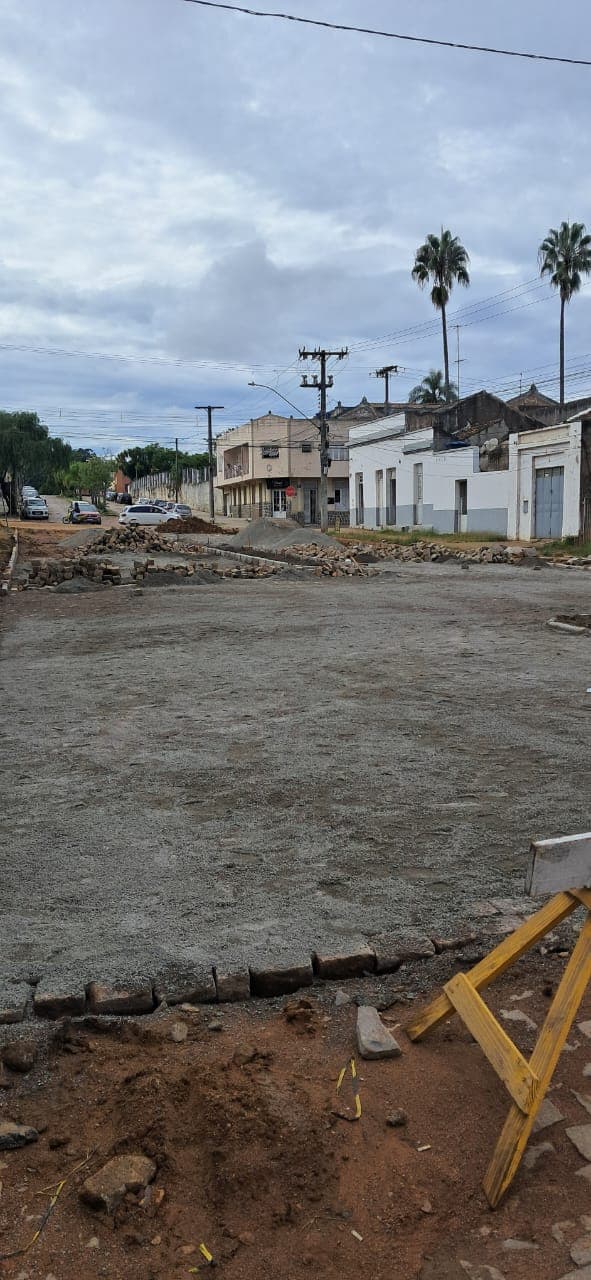 Calçamento da Rua Flores da Cunha em Bagé entra em nova etapa