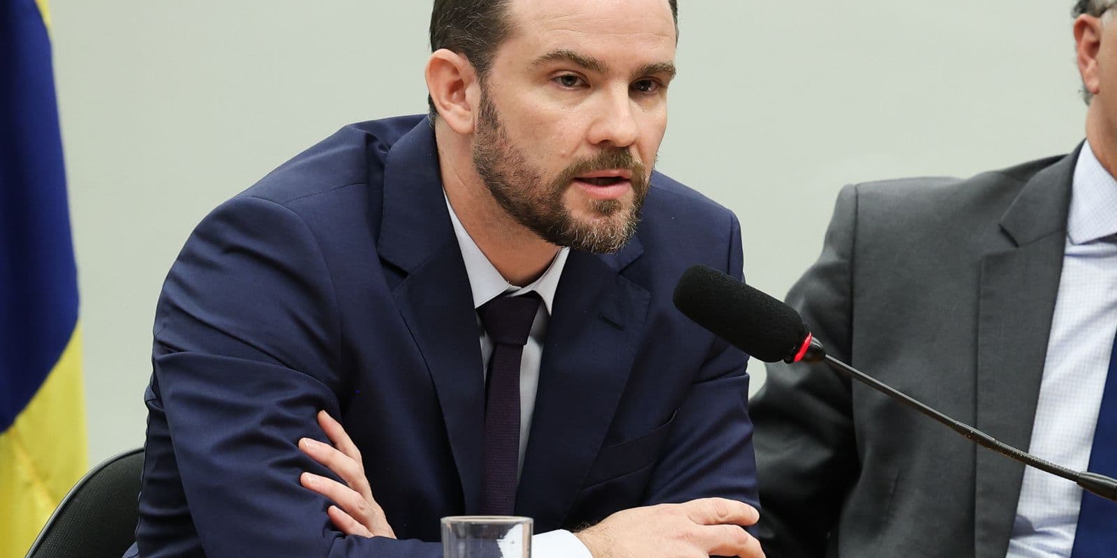Ministro da Fazenda busca investimentos em minerais estratégicos na França
