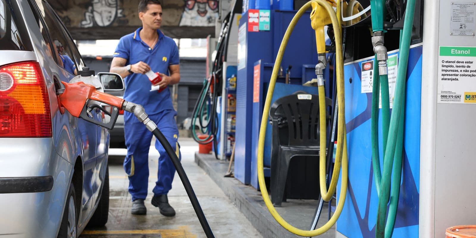 Governo Federal fixa subvenção de R$ 0,44 por litro de gasolina