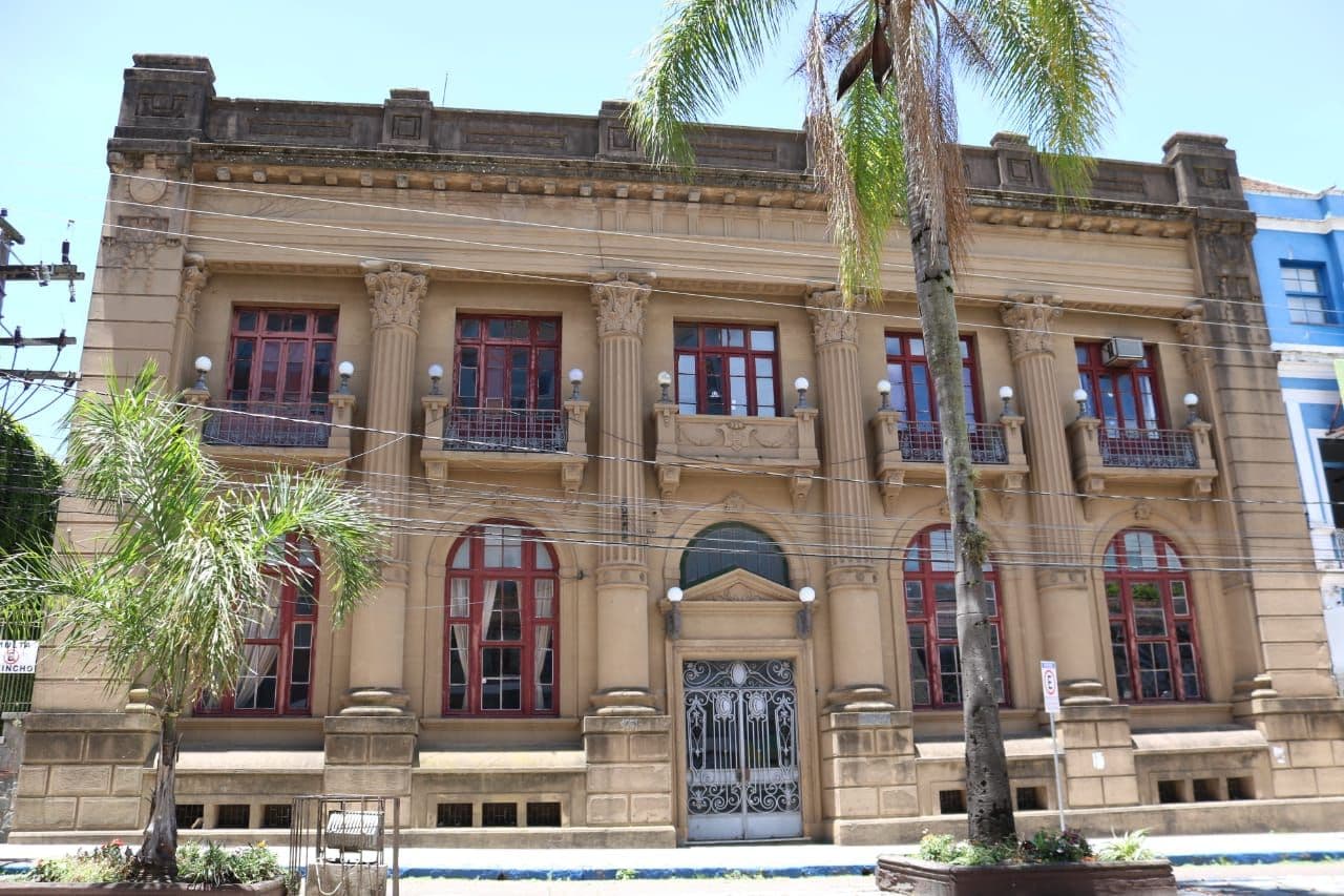 Recursos federais da Defesa Civil garantem obras no Clube Comercial e escolas de Bagé