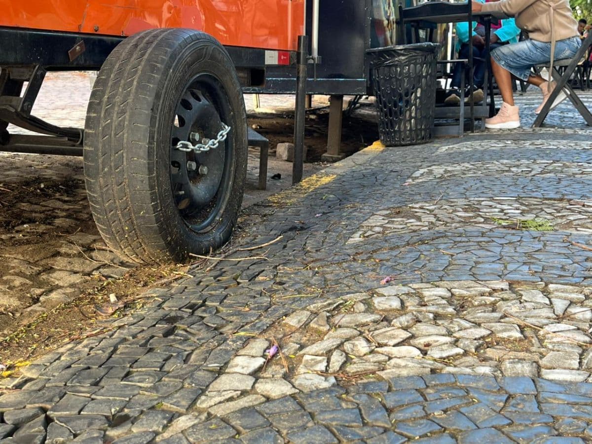 Prefeitura de Bagé define cronograma de regularização para trailers no Centro
