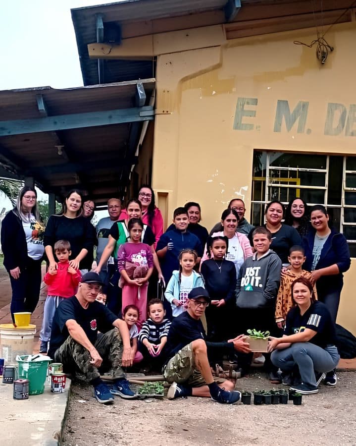 Comunidade e voluntários revitalizam infraestrutura da EMEF Antônio Sá em Bagé